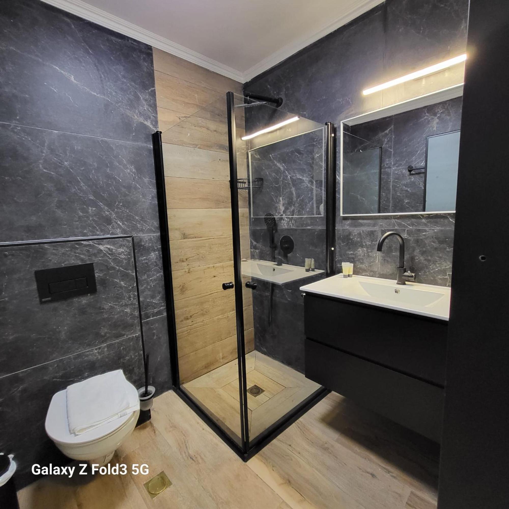 Selfie'S Boutique Hotel 티베리아 객실 사진